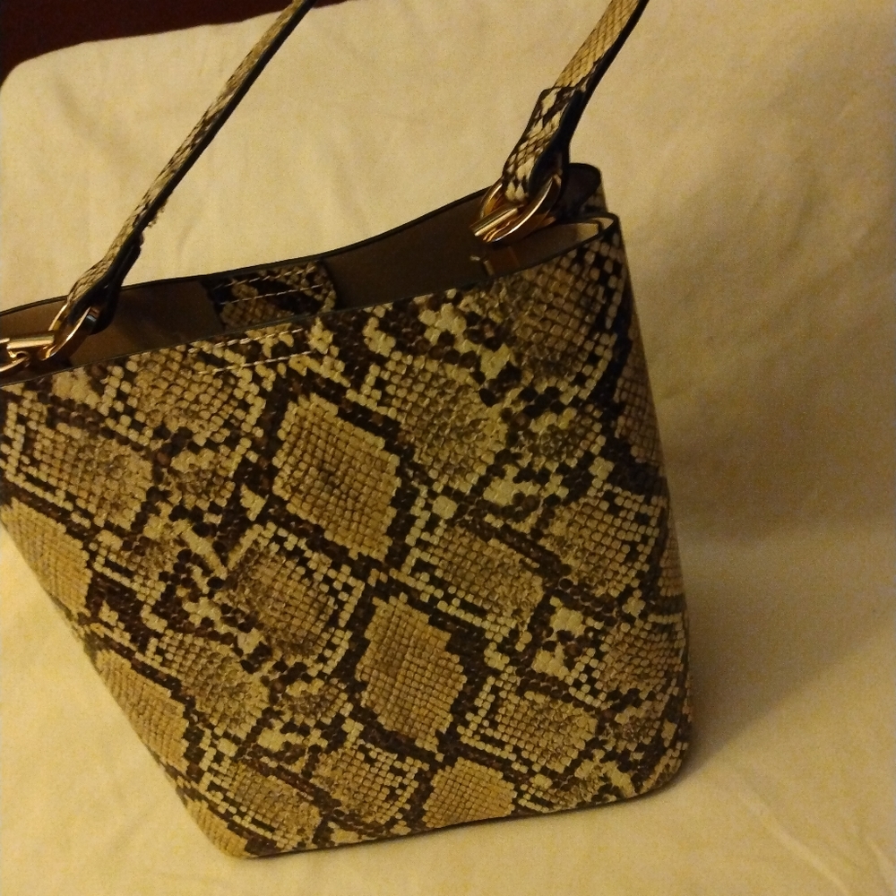 Bags - Picture 2 of 3